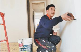 油漆工白保林：用文学点亮人生