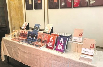 写抗战，以最好的纸笔记录英雄