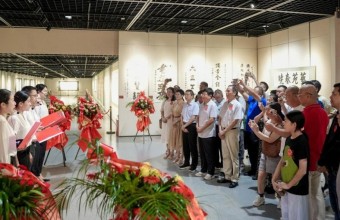 毛晓春金错书展井冈山开幕：传承革命精神 铭记历史光辉