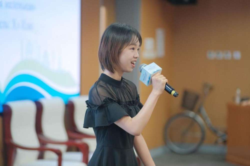 李洱、叶夫盖尼·沃多拉兹金等参加“中俄作家对谈人大青年学子”活动(图9)