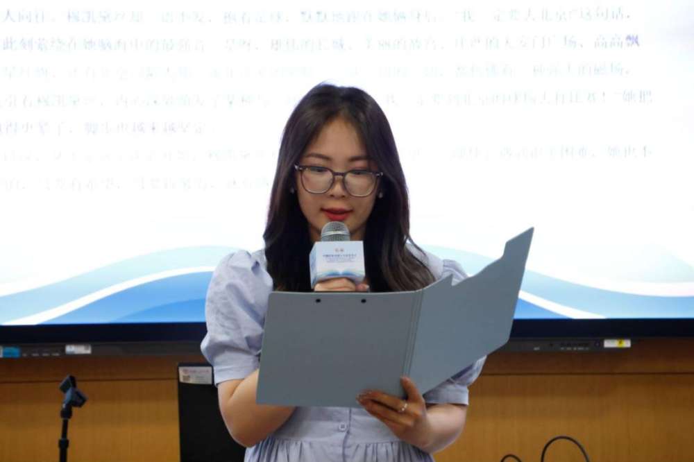 李洱、叶夫盖尼·沃多拉兹金等参加“中俄作家对谈人大青年学子”活动(图7)