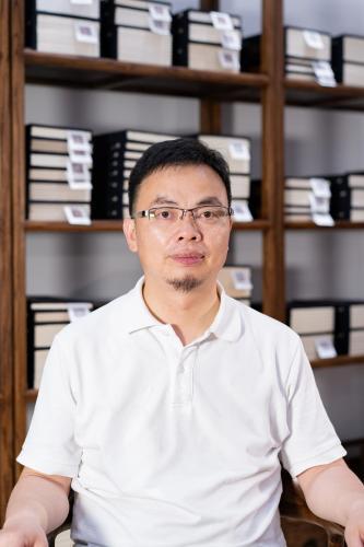 金石开：文本的丛林，或战场上的诗学