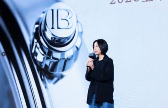 时间永远分叉，通向无数将来