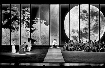  当代戏剧舞台上的家国情怀