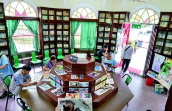 那扇门，那座城——写在澳门历史城区申遗成功二十周年之际