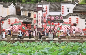 全国乡村工匠超13万人，带动乡村500多万人就业增收——老手艺成就“新饭碗”